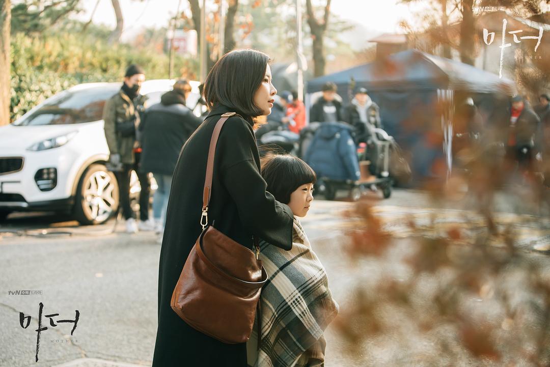 《母亲》剧照第13张图片