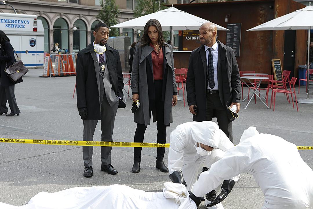 《真伪莫辨》剧照第13张图片