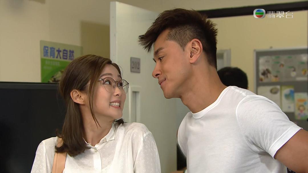 《果栏中的江湖大嫂》剧照第28张图片