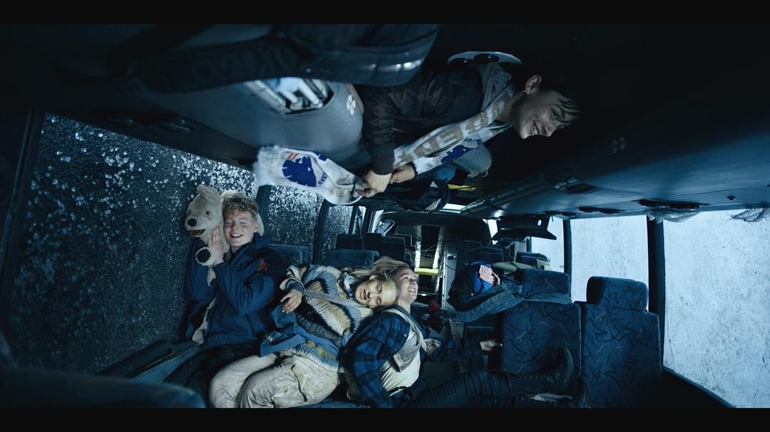 《惨雨第一季》海报第43张图片