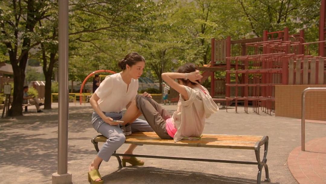 仰卧起坐。脚的位置～...