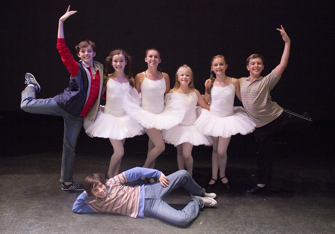 《跳出我天地音乐剧》海报第11张图片