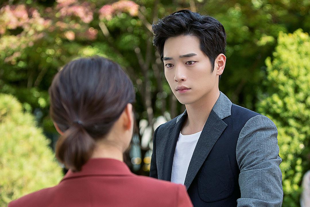 《你也是人类吗?》海报第30张图片