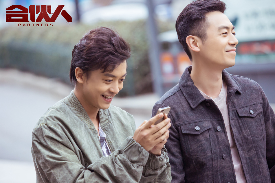 古东青王子笑容满面