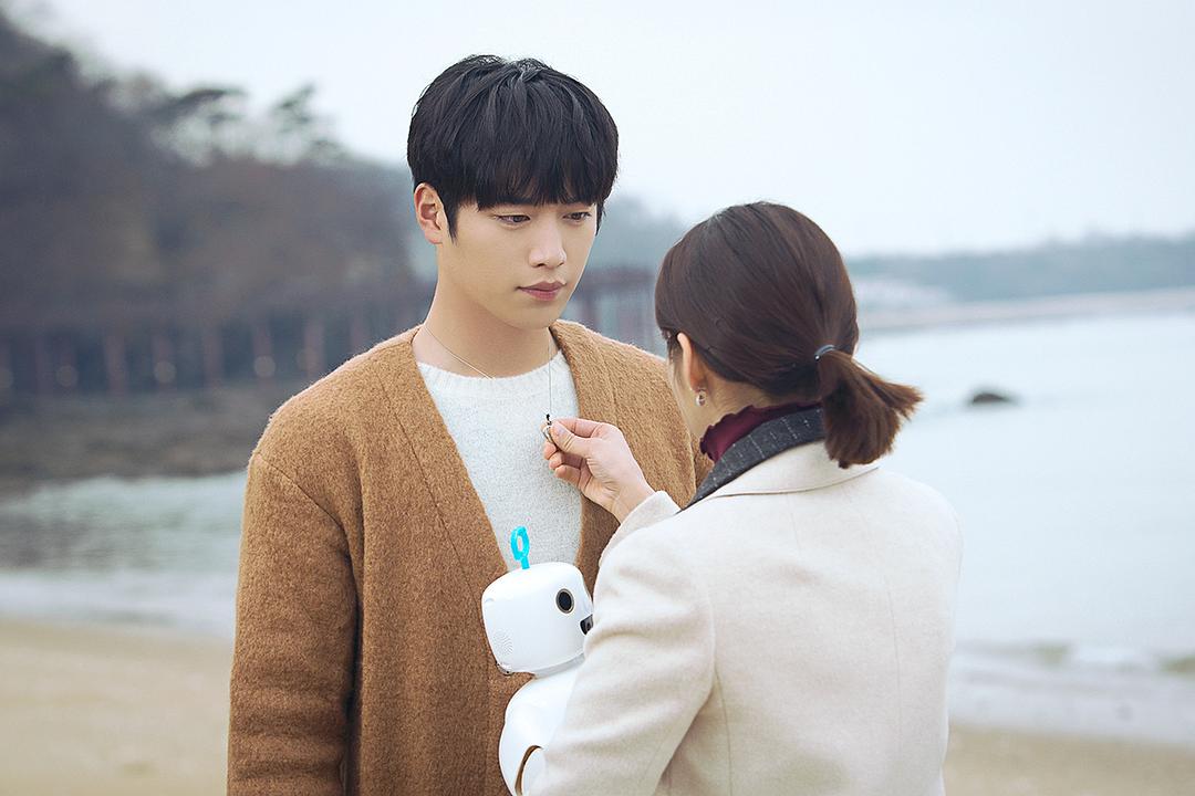 《你也是人类吗?》海报第50张图片