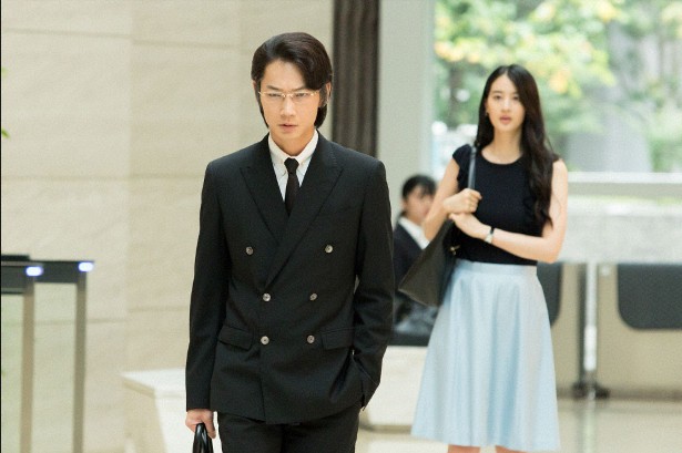 《秃鹫》剧照第45张图片