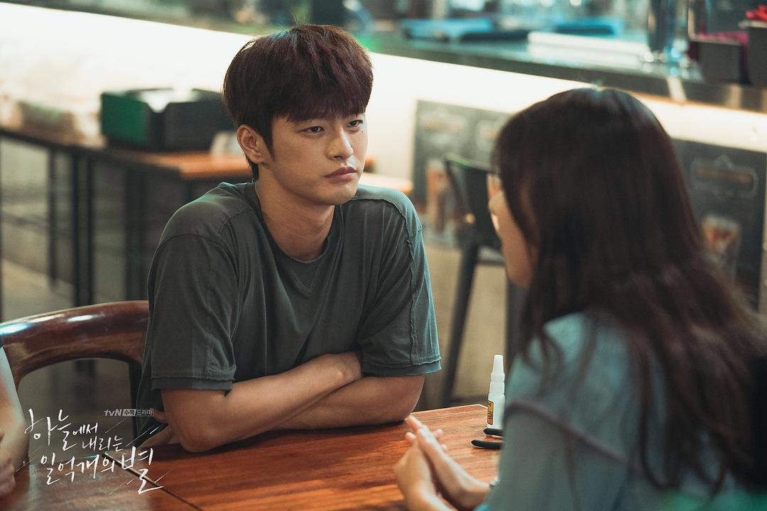 《从天而降的一亿颗星星》剧照第15张图片