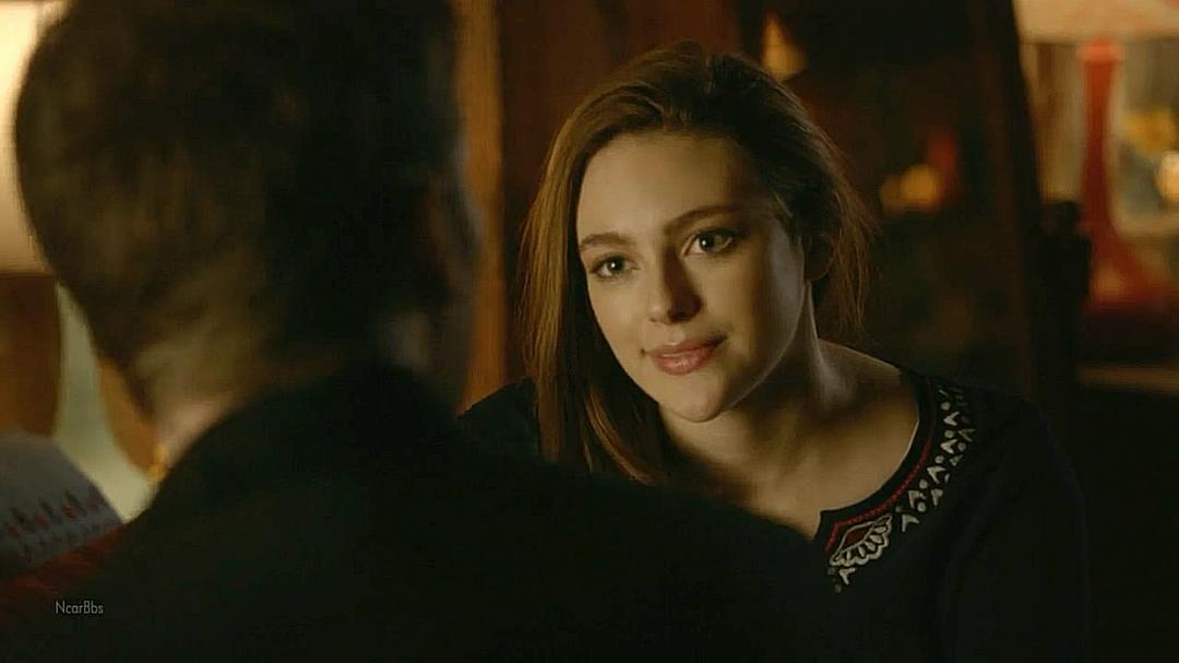 《初代吸血鬼第五季》海报第32张图片