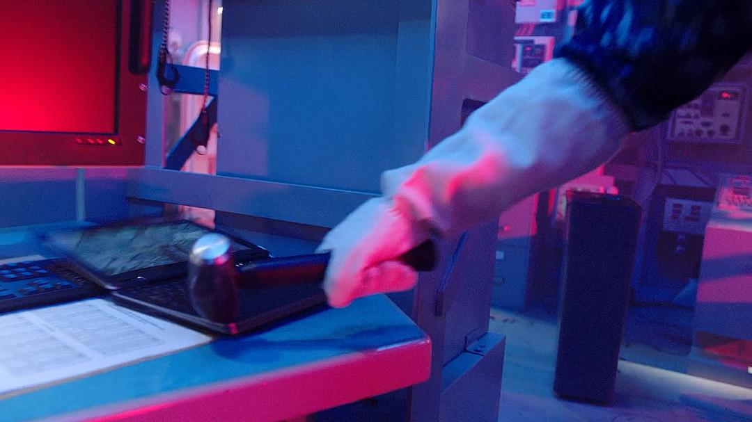 《末日孤舰第五季》海报第31张图片