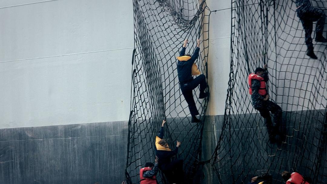 《末日孤舰第五季》海报第28张图片