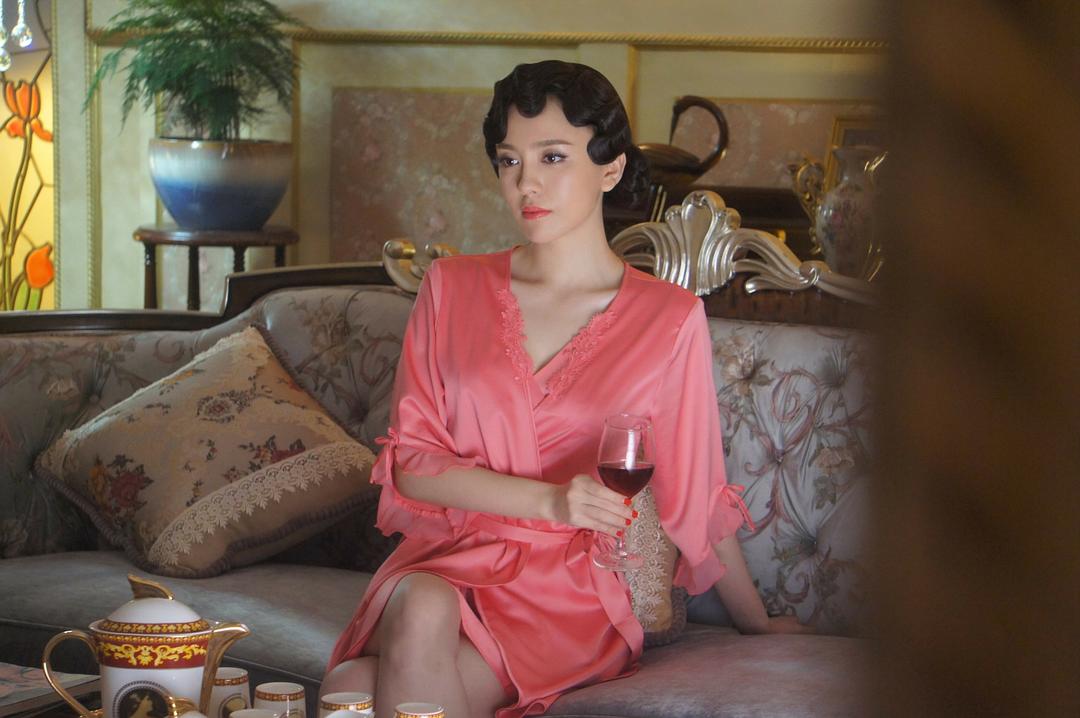 吕佳容《人生若如初相...