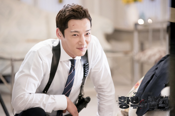 《皇后的品格》剧照第42张图片