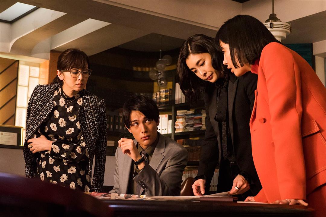 《丑闻专门律师》剧照第23张图片