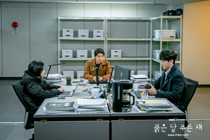 《赤月青日》海报第30张图片