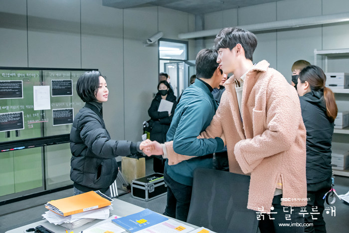 《赤月青日》海报第21张图片