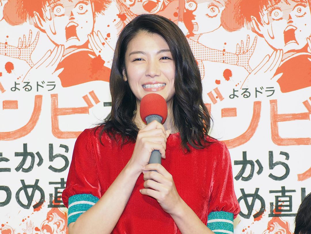 《从丧尸来到开始重新审视人生的这档事》剧照