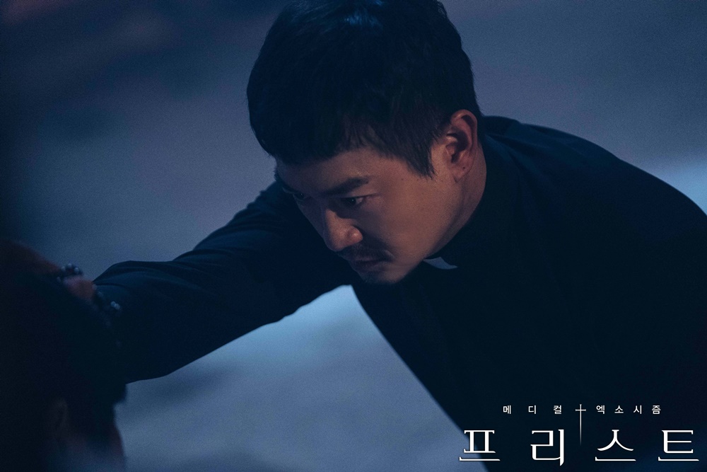 《司祭》海报第59张图片