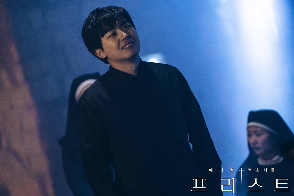 《司祭》海报第54张图片