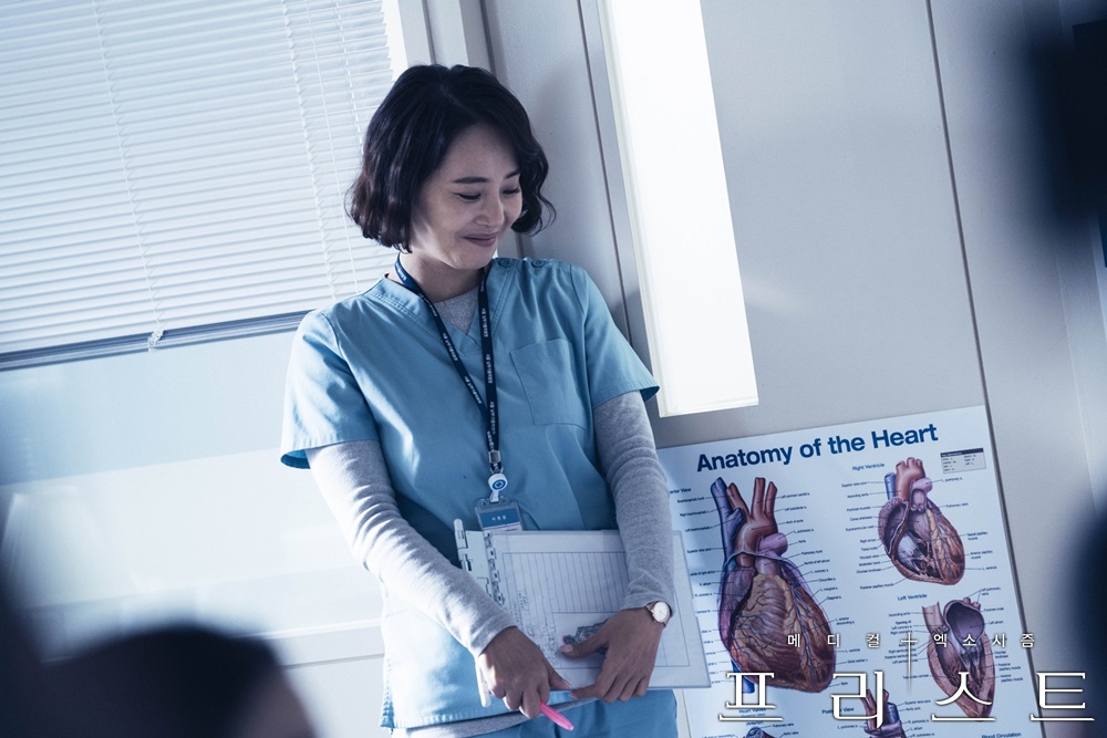 《司祭》海报第31张图片