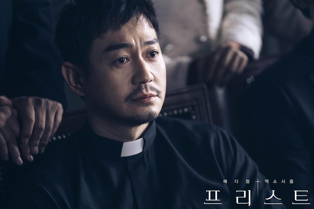 《司祭》海报第21张图片