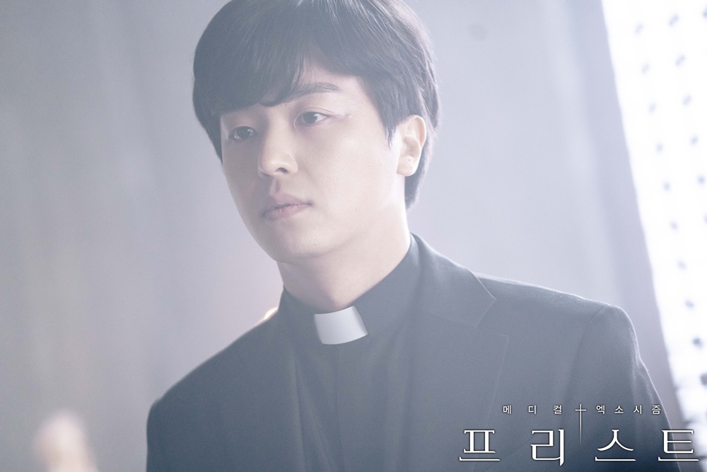 《司祭》海报第20张图片