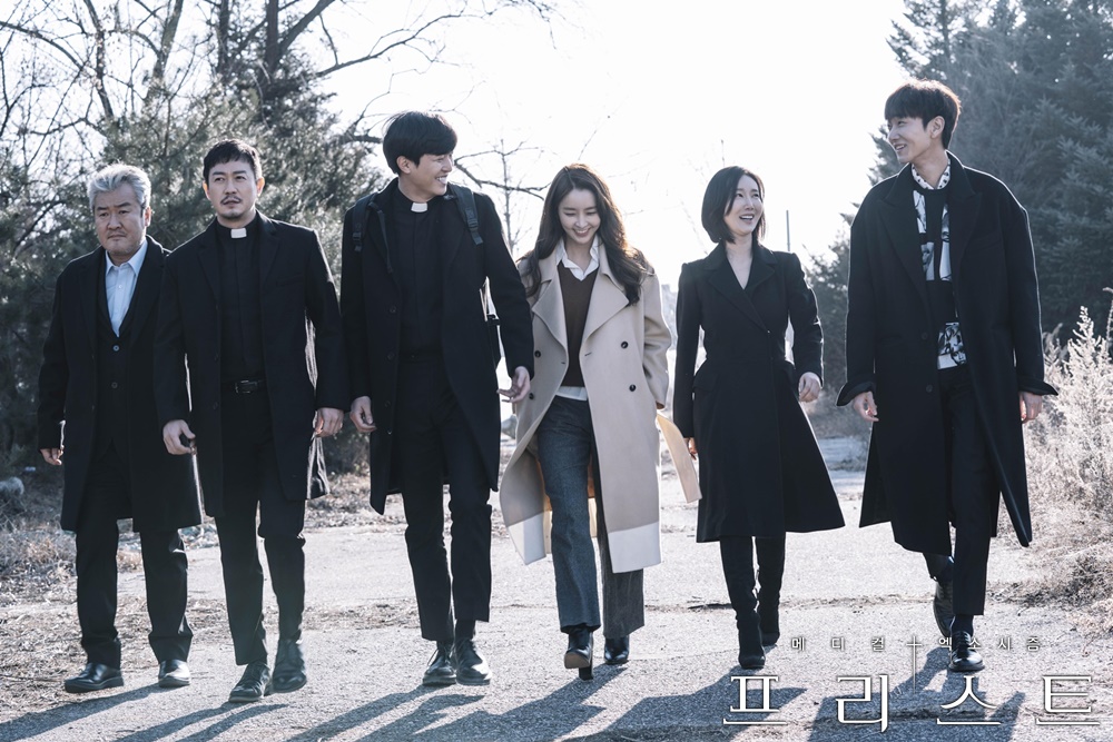 《司祭》海报第6张图片