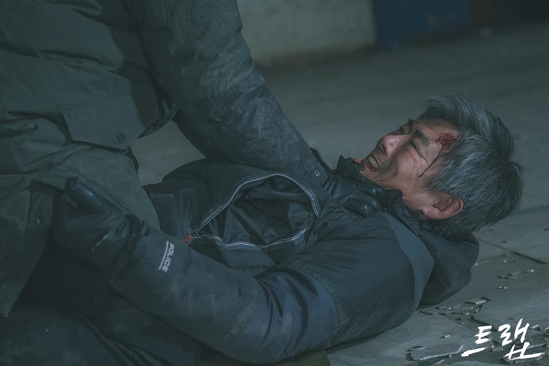 《圈套》海报第59张图片