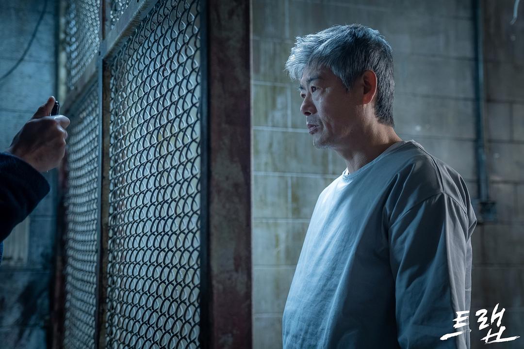 《圈套》海报第51张图片