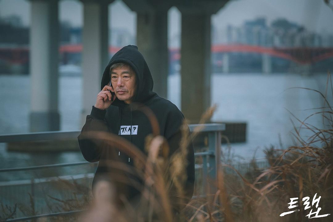 《圈套》海报第41张图片