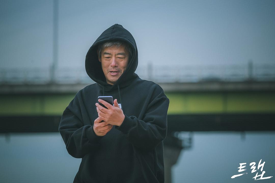 《圈套》海报第29张图片