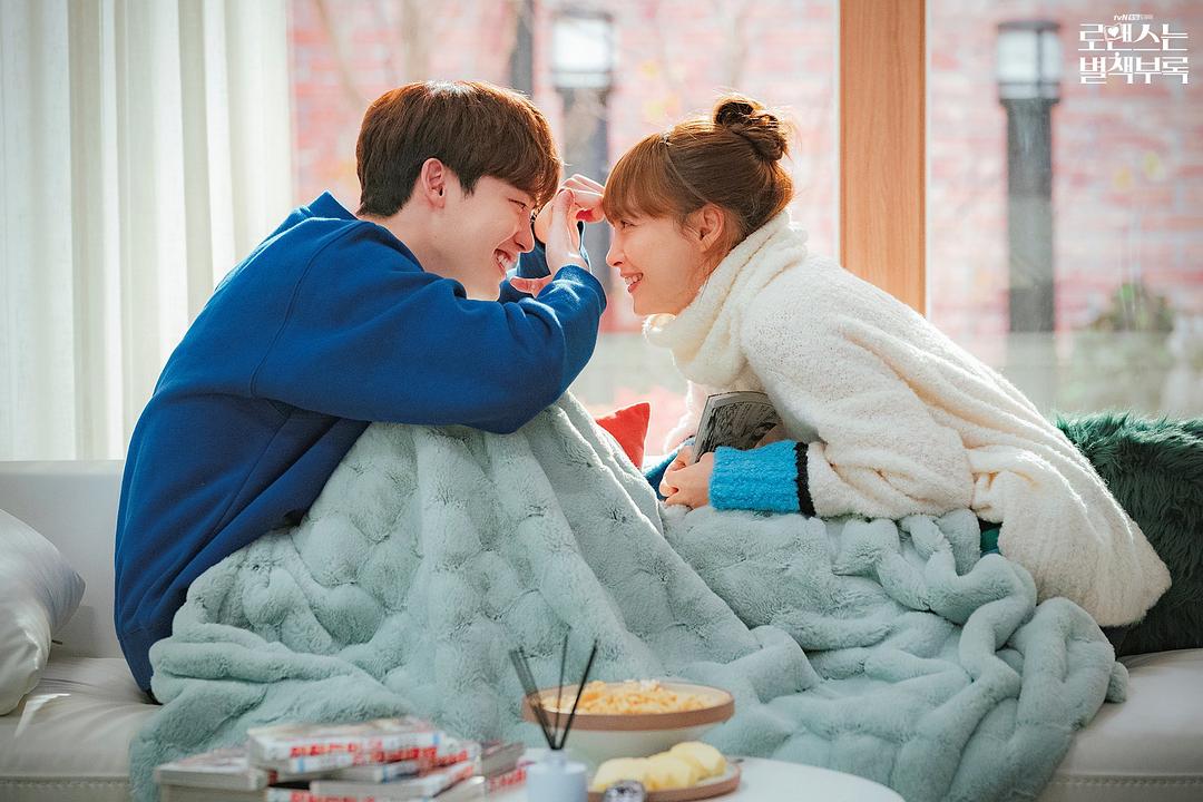 《浪漫是一册副刊》海报第58张图片