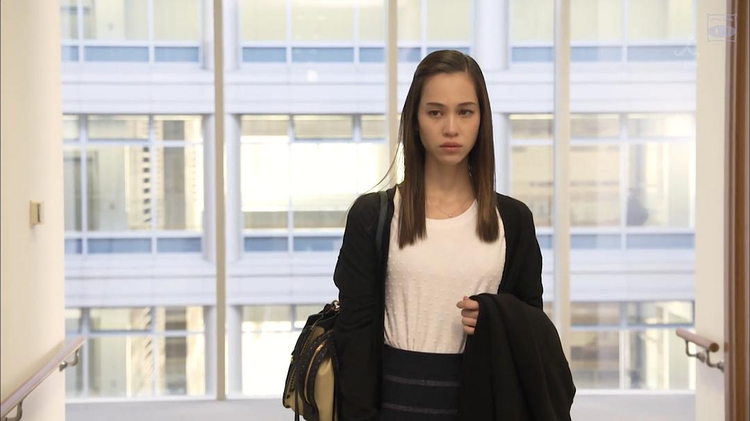 《傲骨贤妻》剧照第60张图片