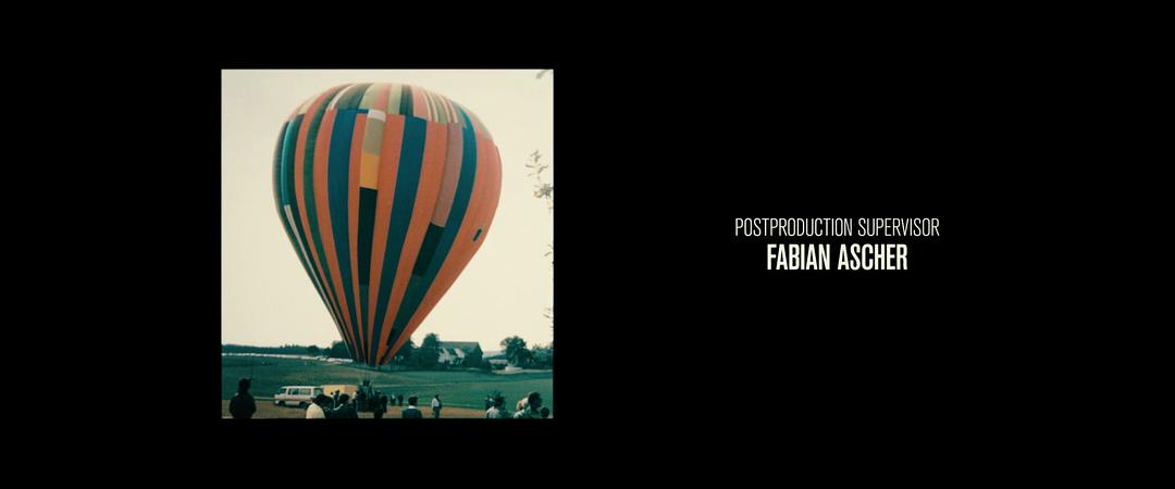 片尾历史照片。