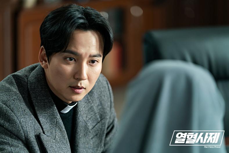 《热血司祭》海报第45张图片