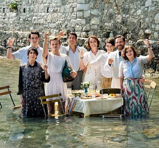 《德雷尔一家第四季》剧照第26张图片