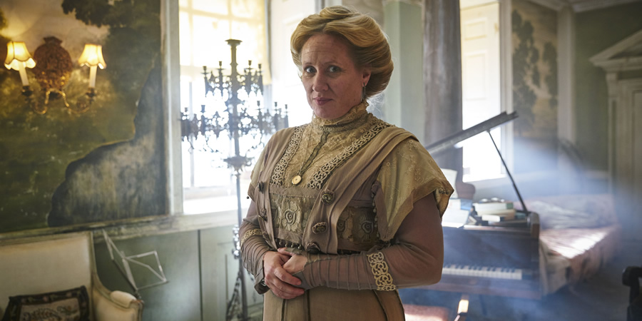 《鬼屋欢乐送第一季》海报