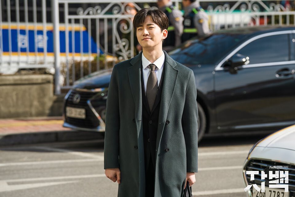 《自白》海报第33张图片