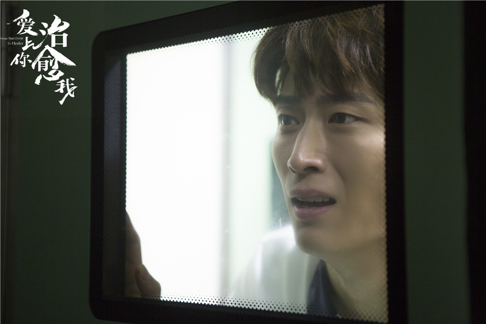 1窦骁饰演颜书仁