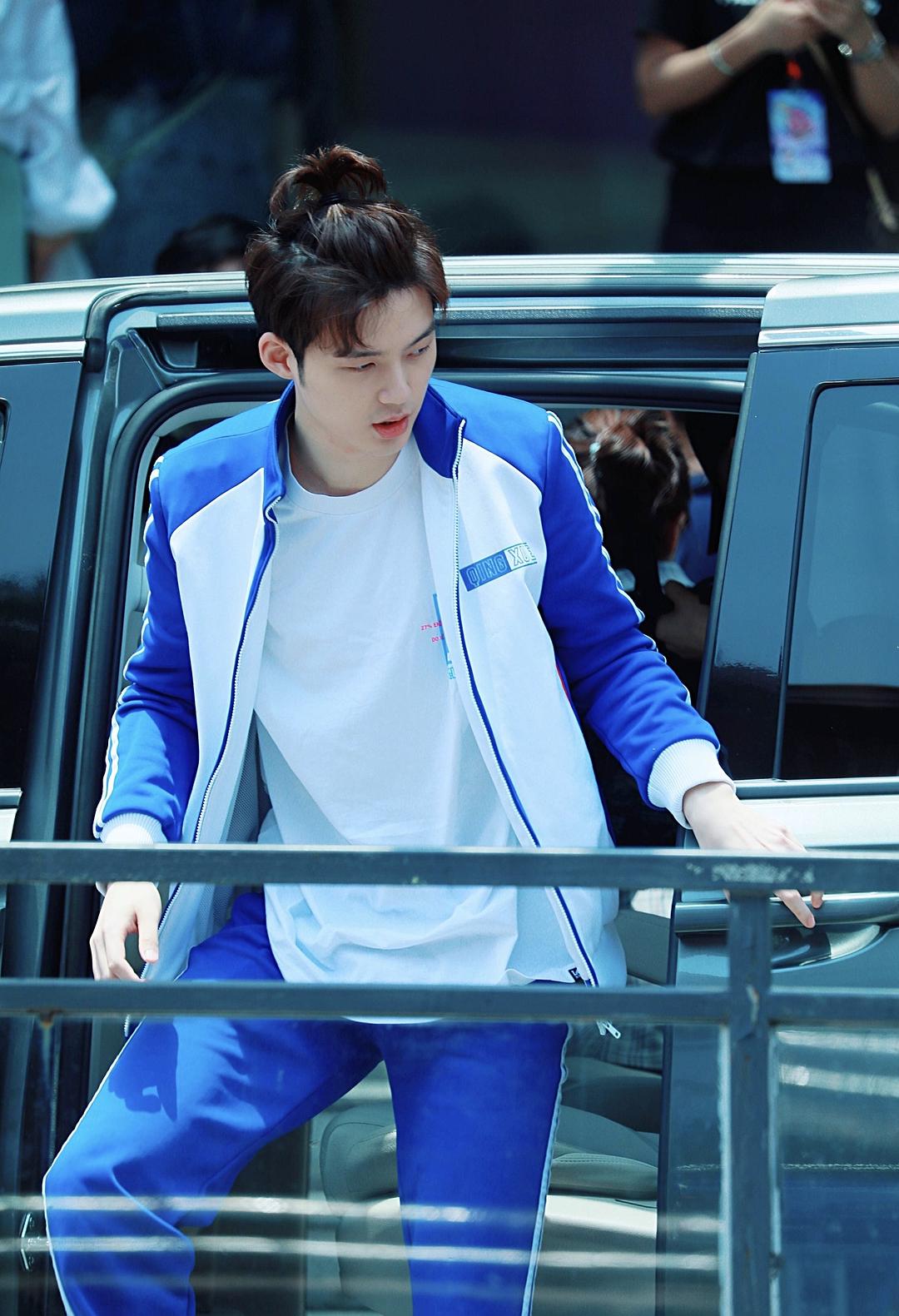 《奋斗吧，少年！》海报第57张图片