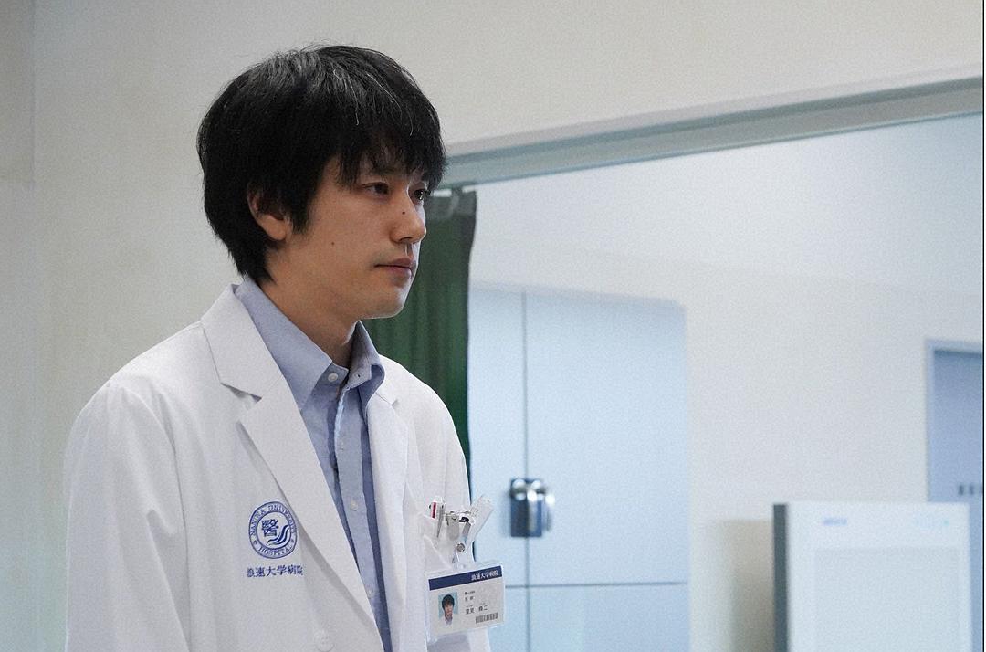 《白色巨塔》剧照第30张图片