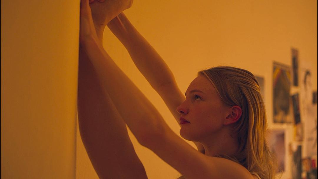 《女孩》海报第47张图片