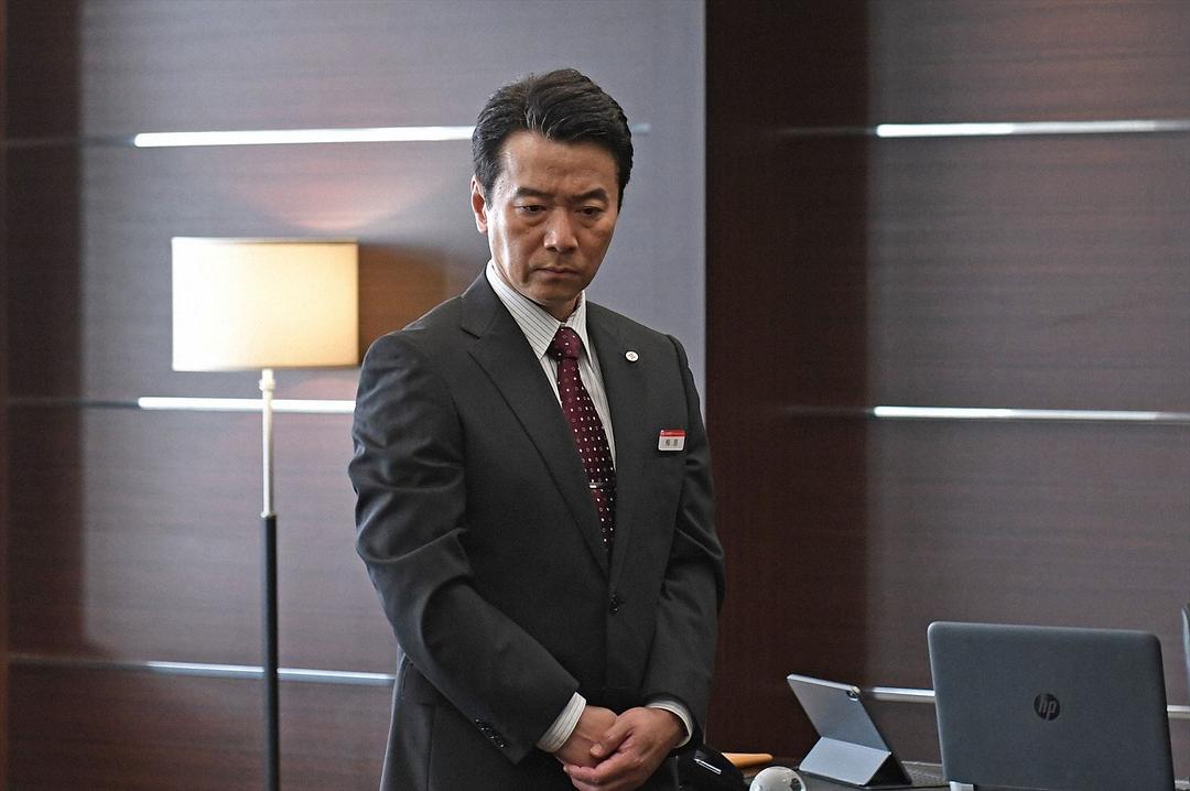 《集体降职》海报第43张图片