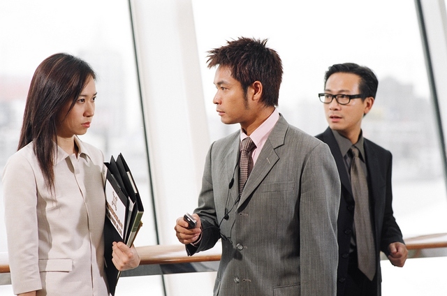 《情牵百子柜》海报