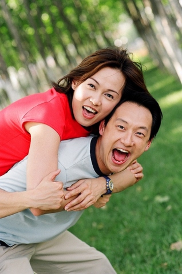 《情牵百子柜》海报