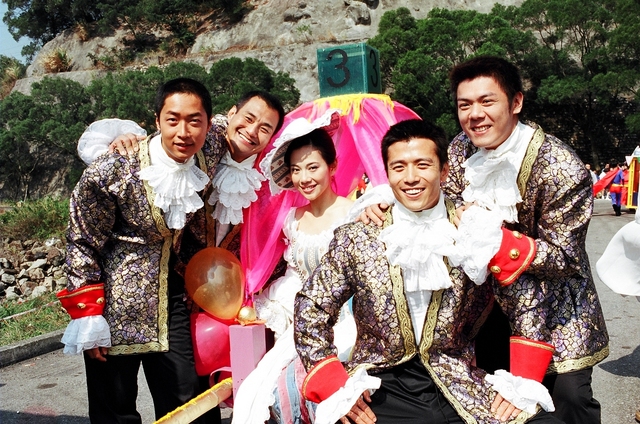 《公私恋事多》海报第12张图片