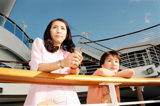 《十万吨情缘》海报第21张图片