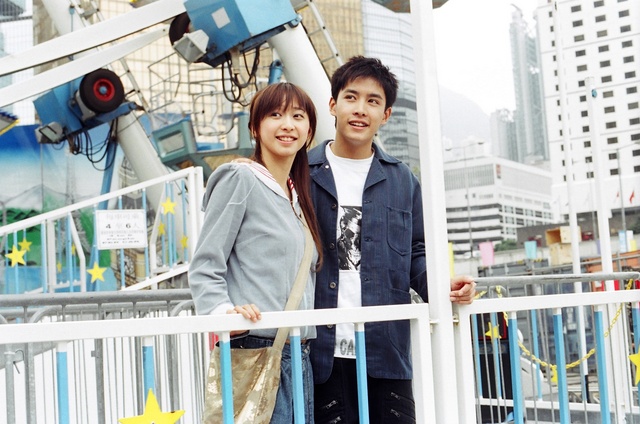 《一屋两家三姓人》海报