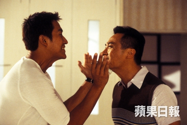 《冲上云霄》海报