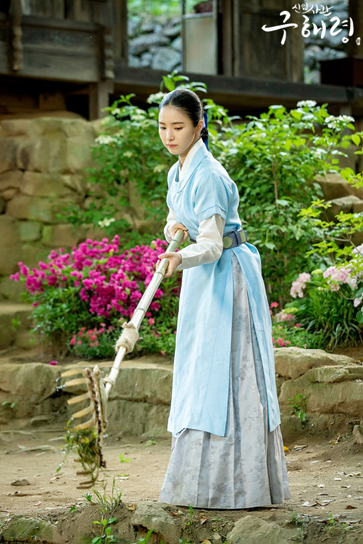 《新入史官丘海昤》剧照