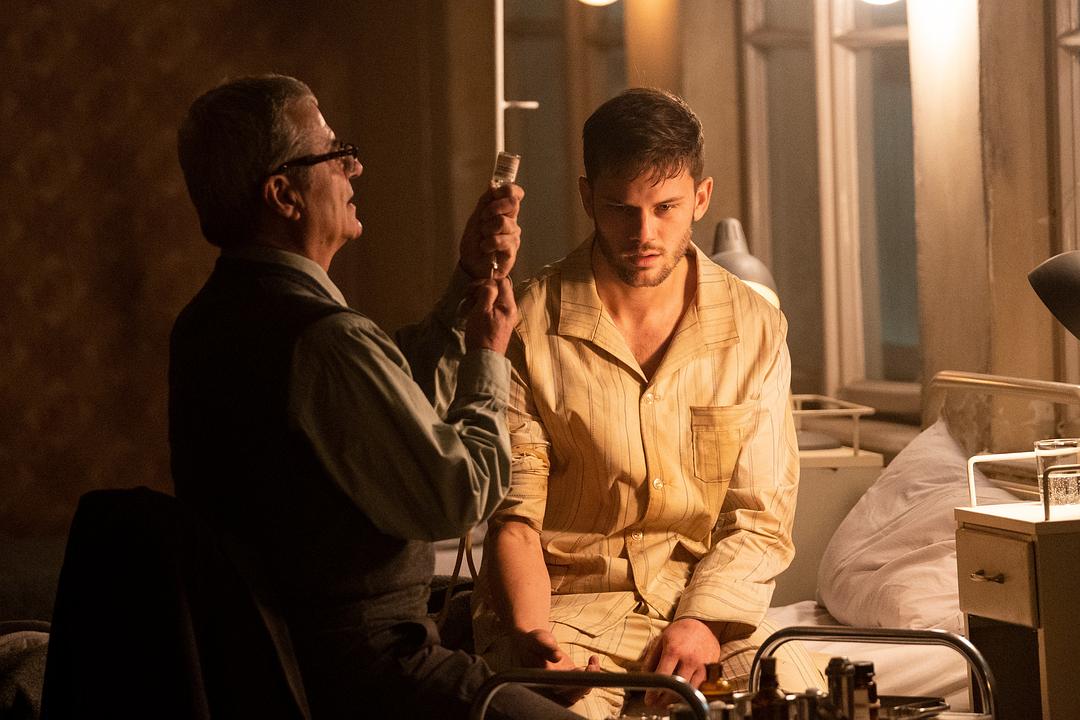 《绊脚石》剧照